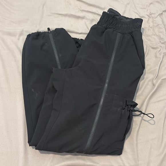 Athleta Stay Fly Pant Black Baggy Cargo Zip Joggers - Picture 5 of 7